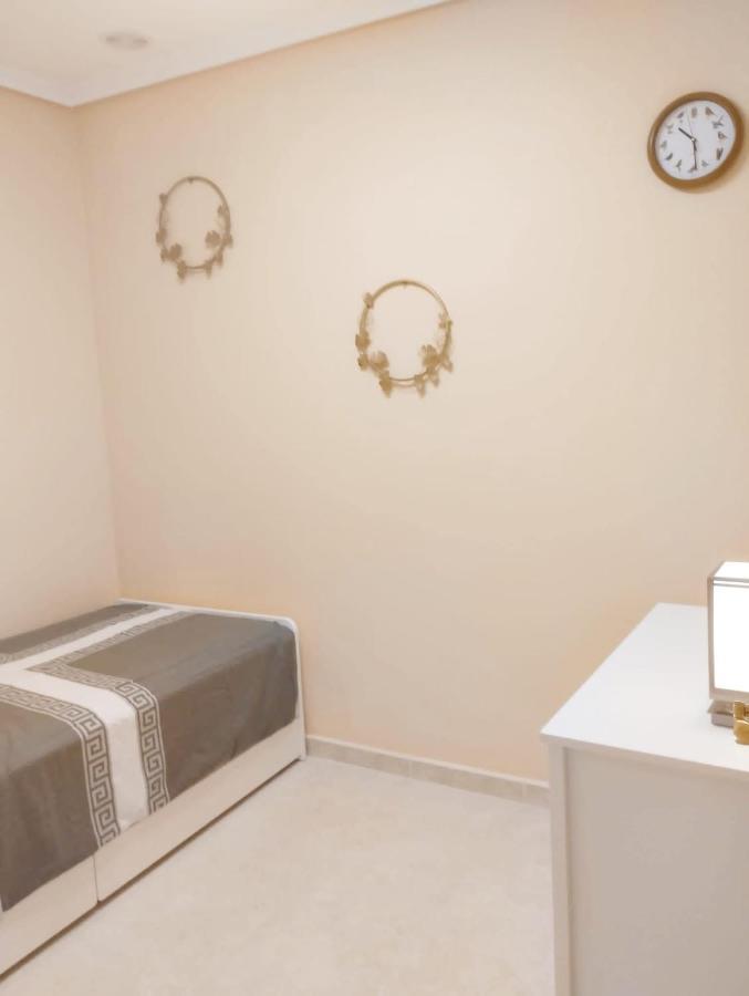Torrevieja 2 Bedroom Holiday Apartment Zewnętrze zdjęcie